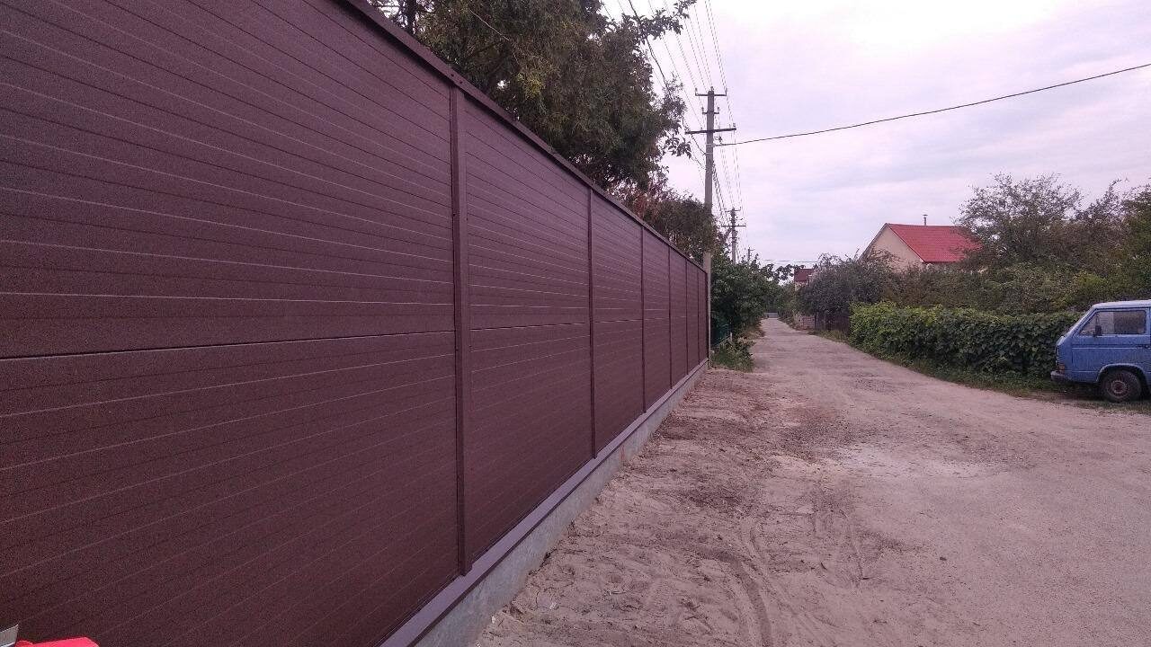 Паркан з металу