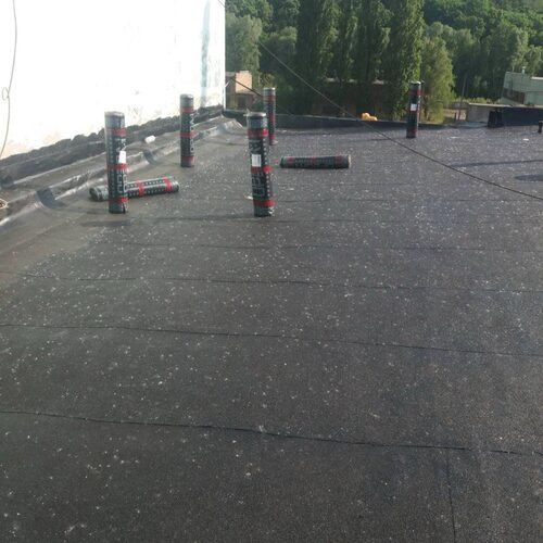 Улаштування мʼякої покрівлі з руберойду